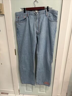 Levis 505 Jeans Mens 42x32 Straight Leg Denim 100% Cotton Blue Light Wash